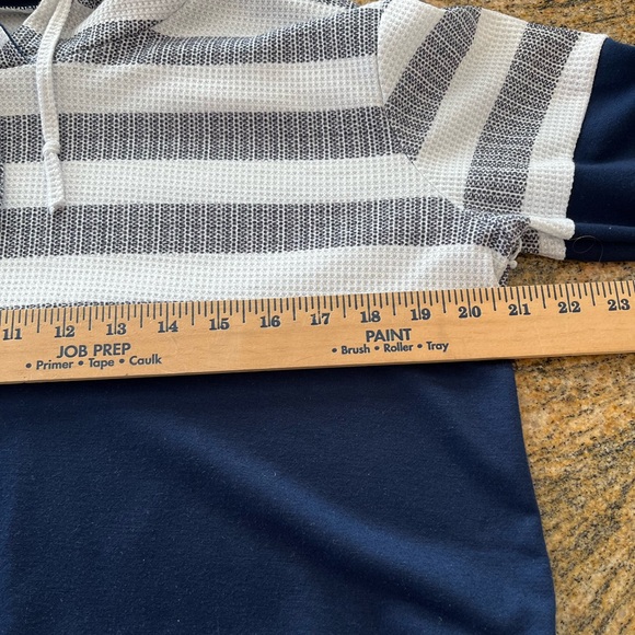 NWOT White and Blue Striped Hoodie Women's Large pullover Textured French Terry - Picture 4 of 7